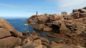 Ploumanach Côte De Granit Rose En Van Et Fourgon Aménagé Au Dépat De Van Away Guérande Bretagne