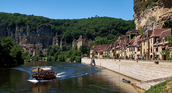 la roque gageac en van amenage circuit dordogne lot avec van away