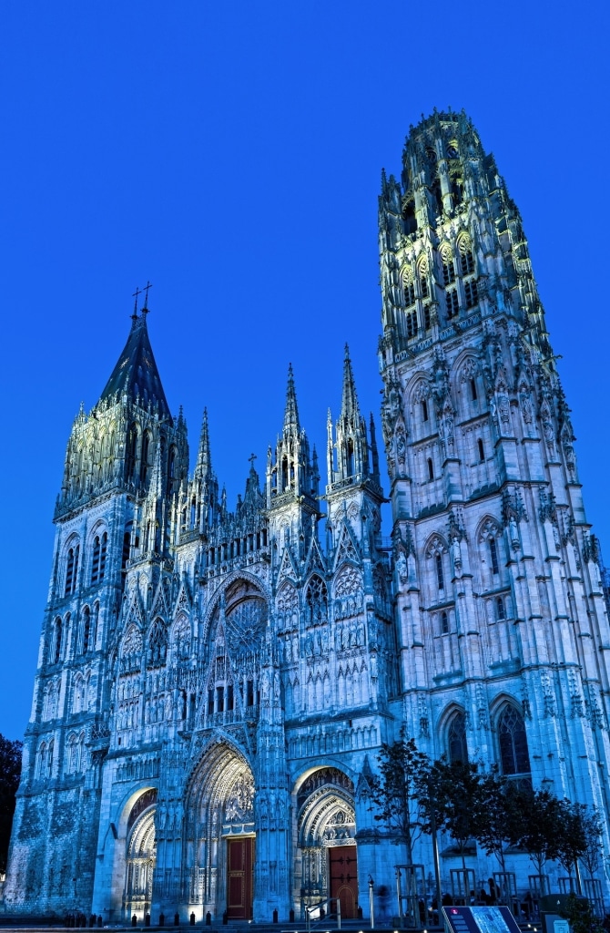 lagrangeherve cathedral 6696373 1920