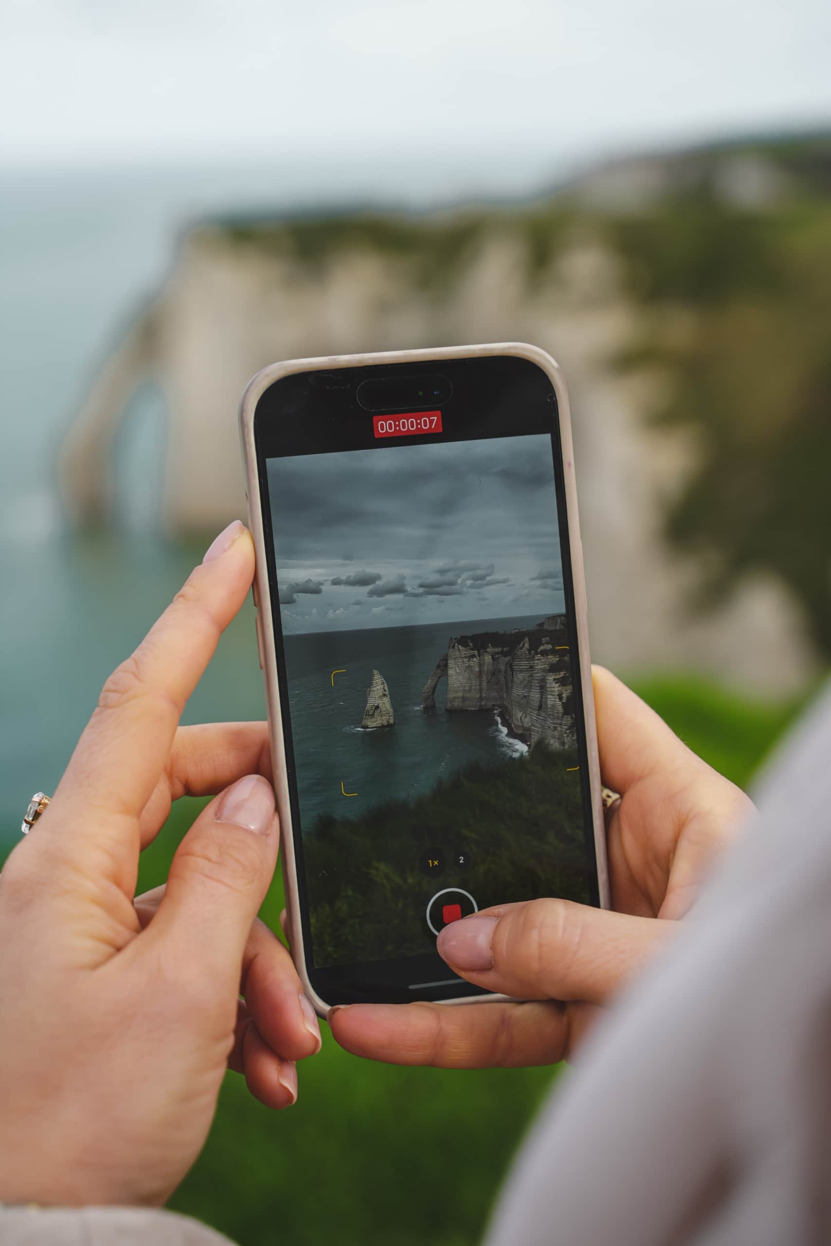 naecaen california ibiza photo smartphone vue mer falaise nuageux