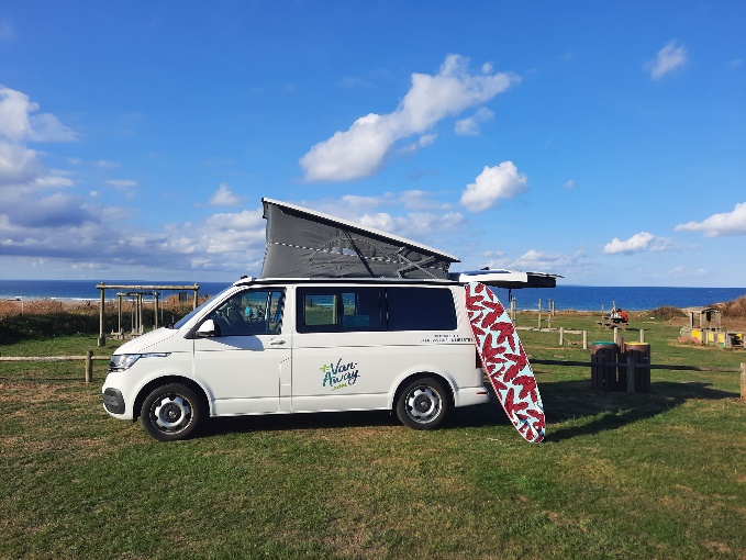 plage de sciotot en normandie pour passer la nuit en van amenage van away