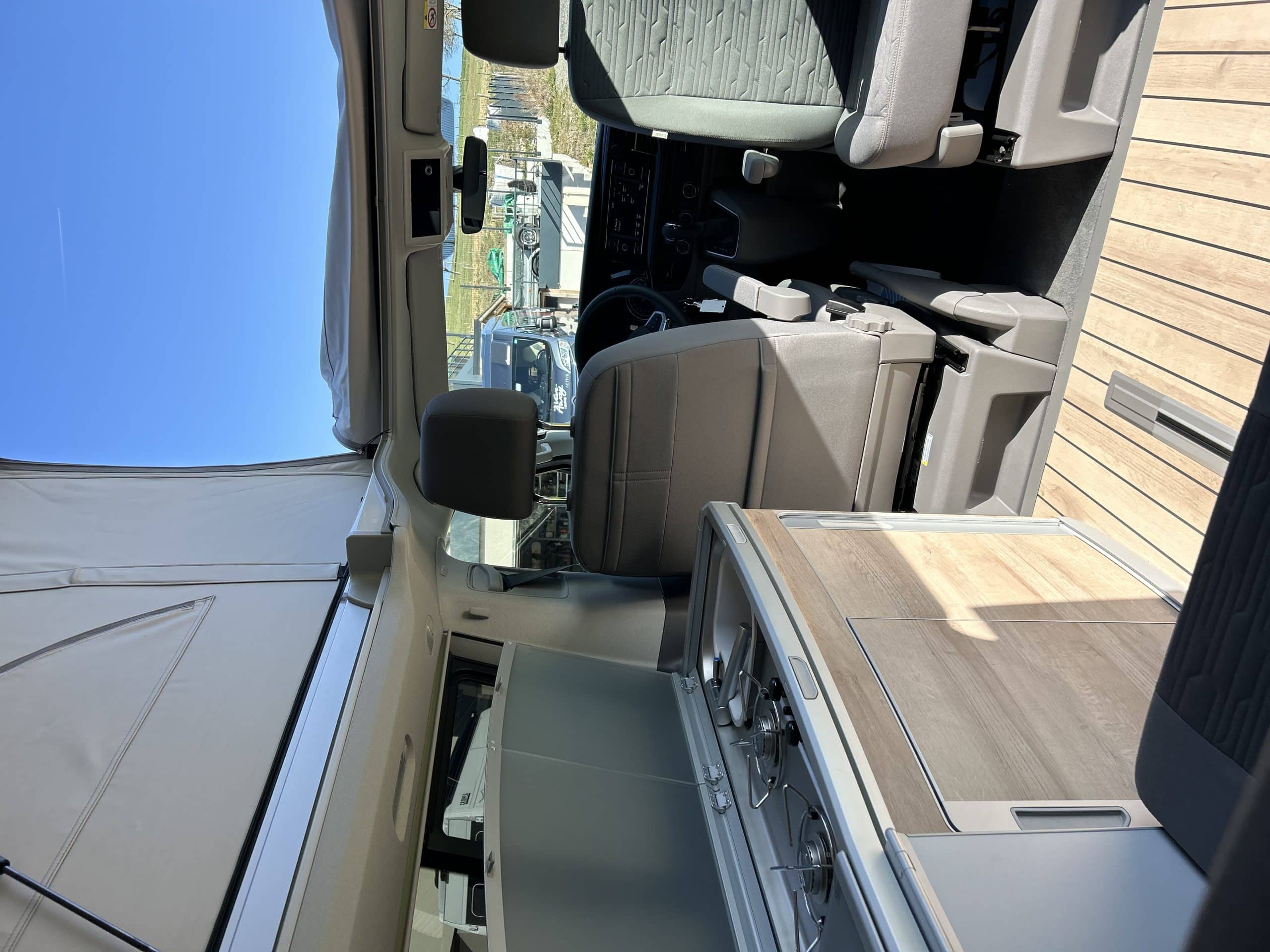 california t6.1 1ère immatriculation novembre 2024 150 cv boîte auto dsg7 eau chaude