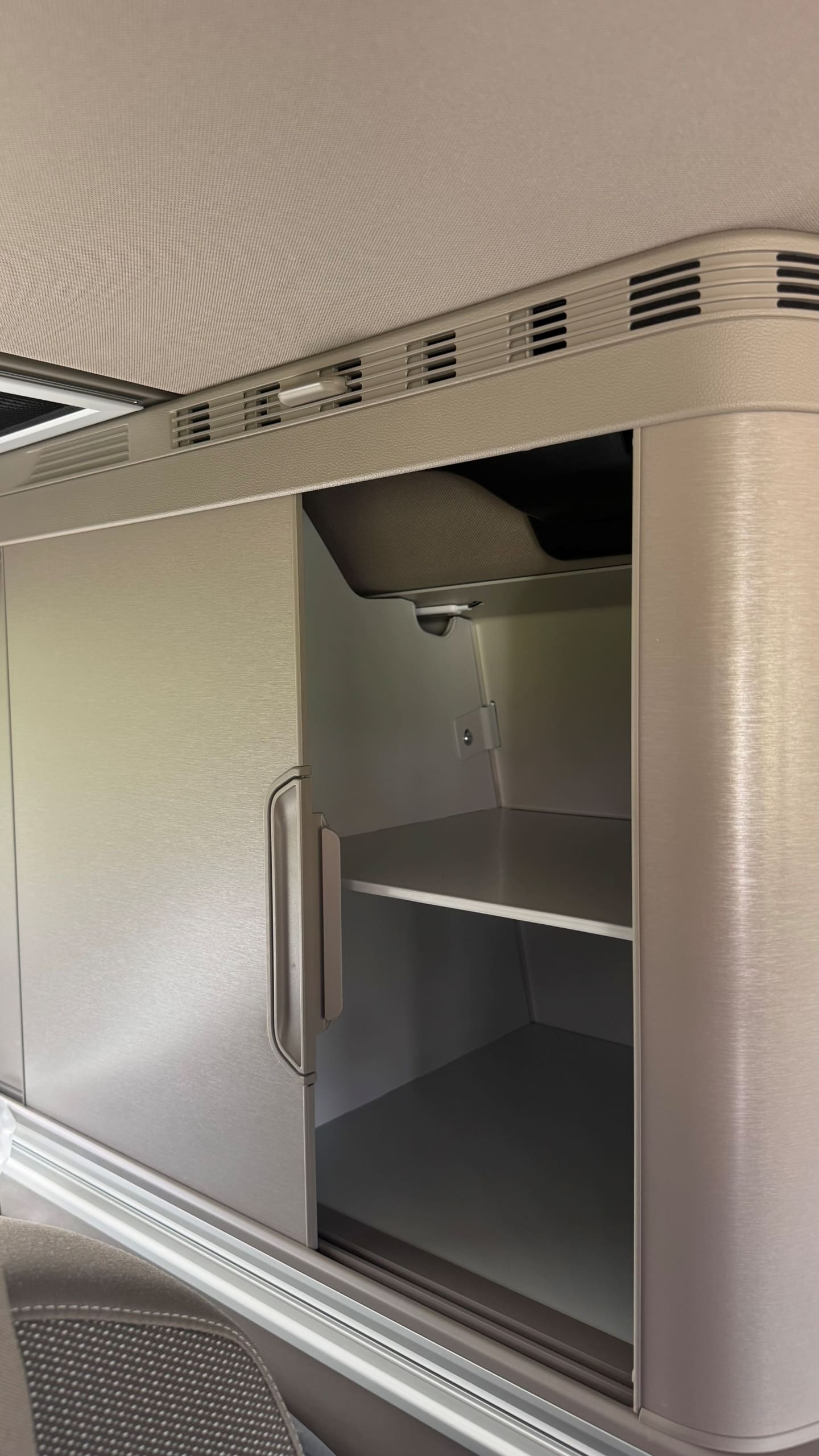 nouveau california t7 blanc dsg7 avec attelage
