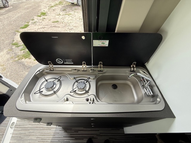 fourgon mc louis menfys s line sur base fiat ducato avec toit relevable 140ch