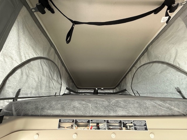 fourgon mc louis menfys s line sur base fiat ducato avec toit relevable 140ch