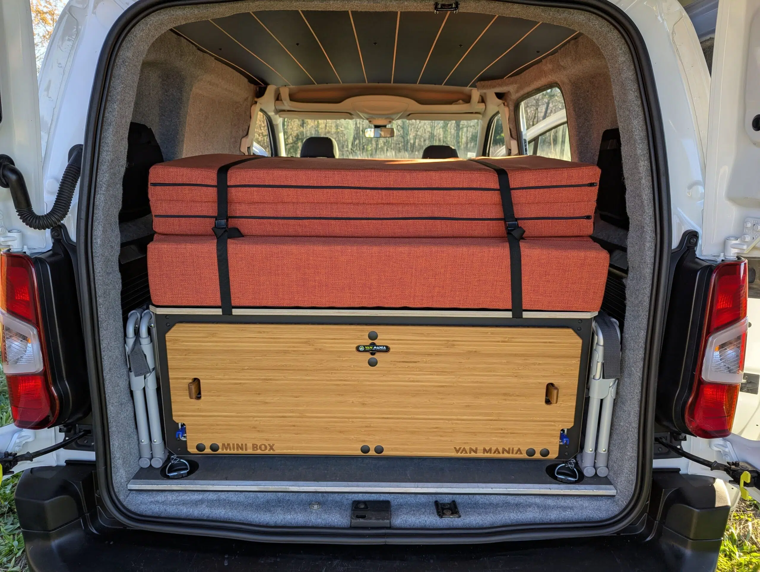 la mini box van