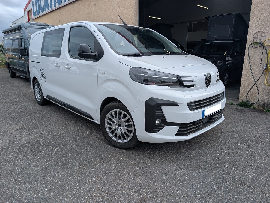 opel vivaro et peugeot expert aménagés avec kit van mania nord