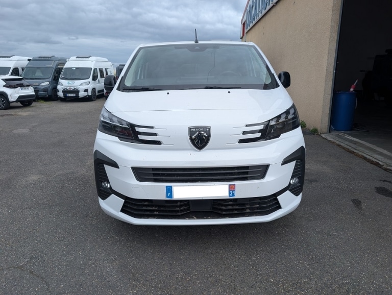 opel vivaro et peugeot expert aménagés avec kit van mania nord