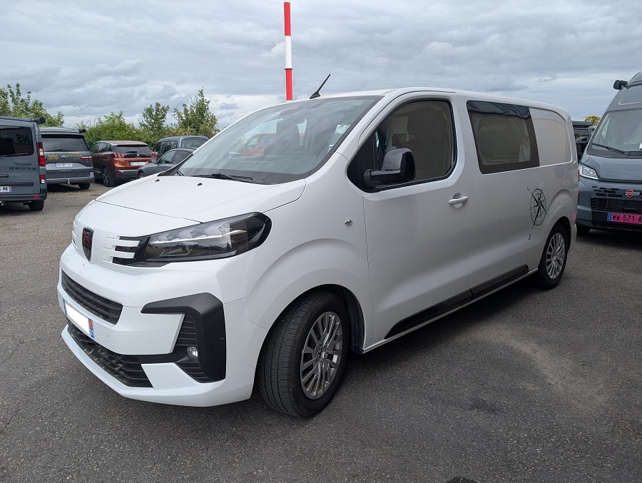opel vivaro et peugeot expert aménagés avec kit van mania nord