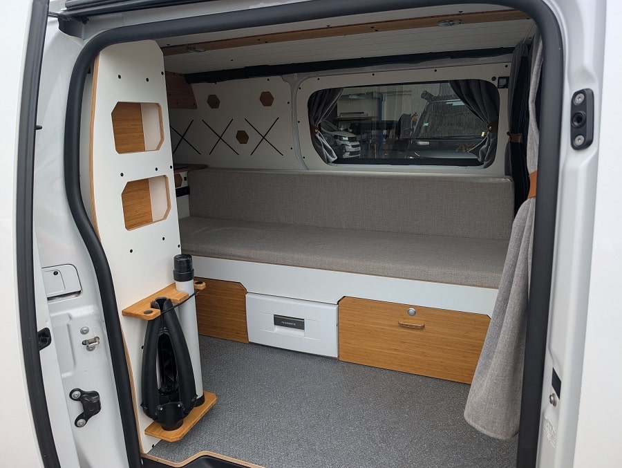 opel vivaro et peugeot expert aménagés avec kit van mania nord
