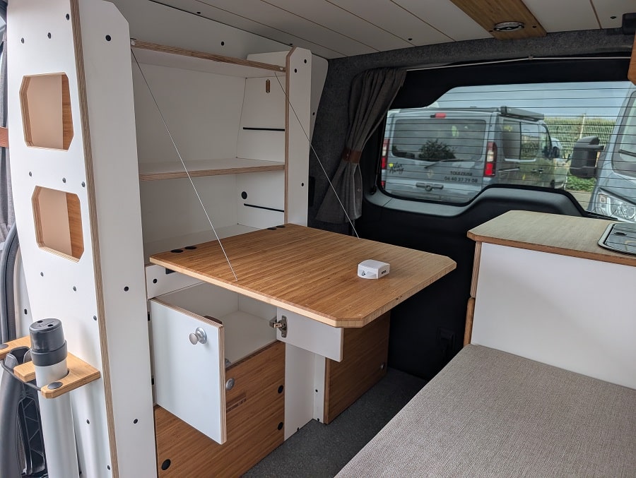 opel vivaro et peugeot expert aménagés avec kit van mania nord