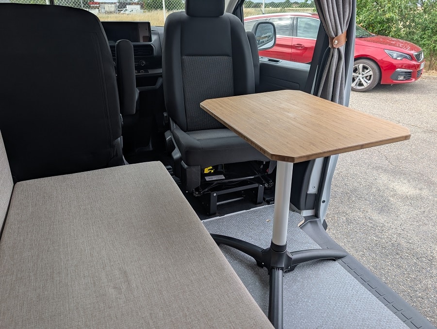 opel vivaro et peugeot expert aménagés avec kit van mania nord