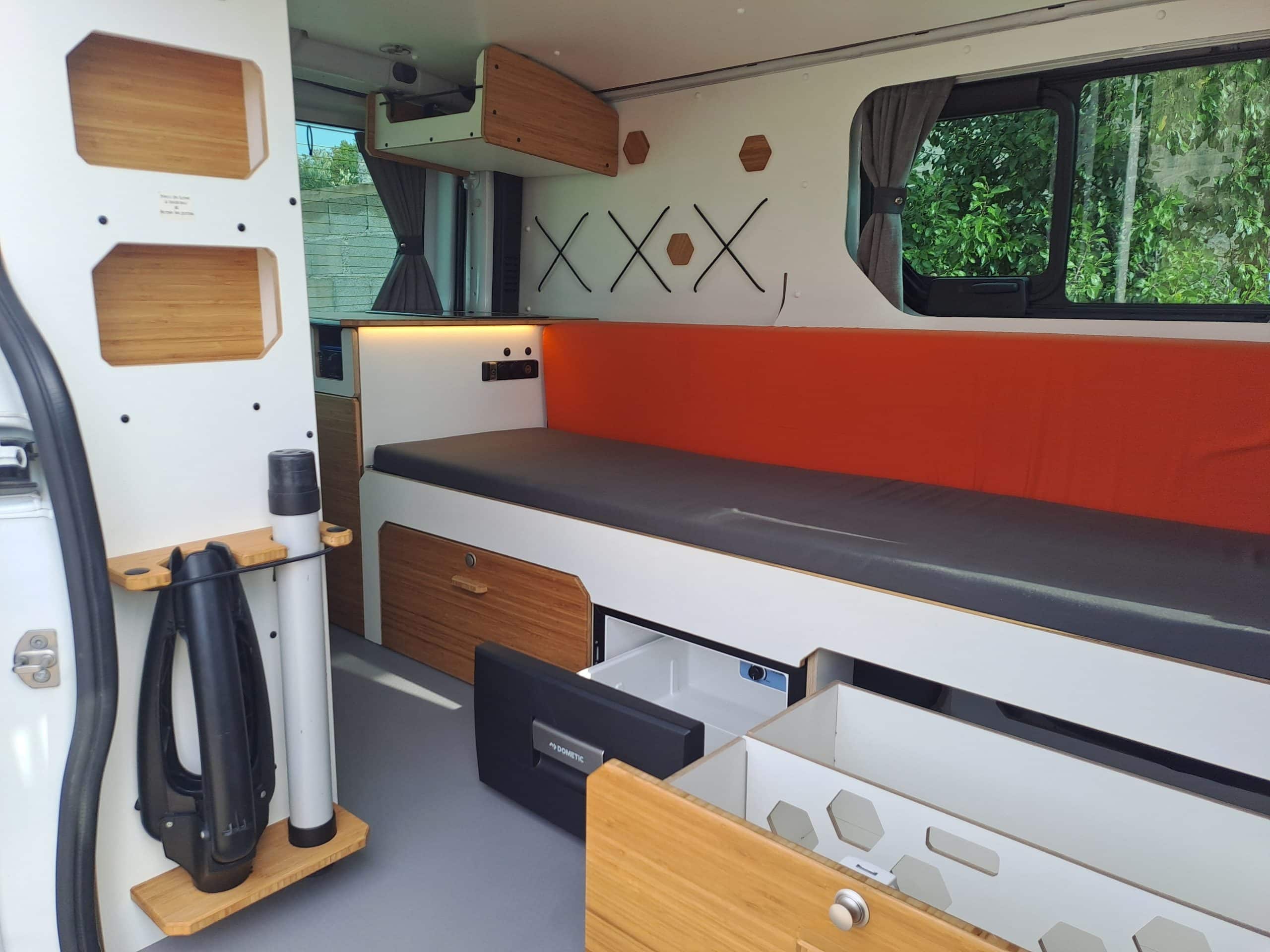 van renault trafic aménagé avec kit amovible van mania, modèle nord
