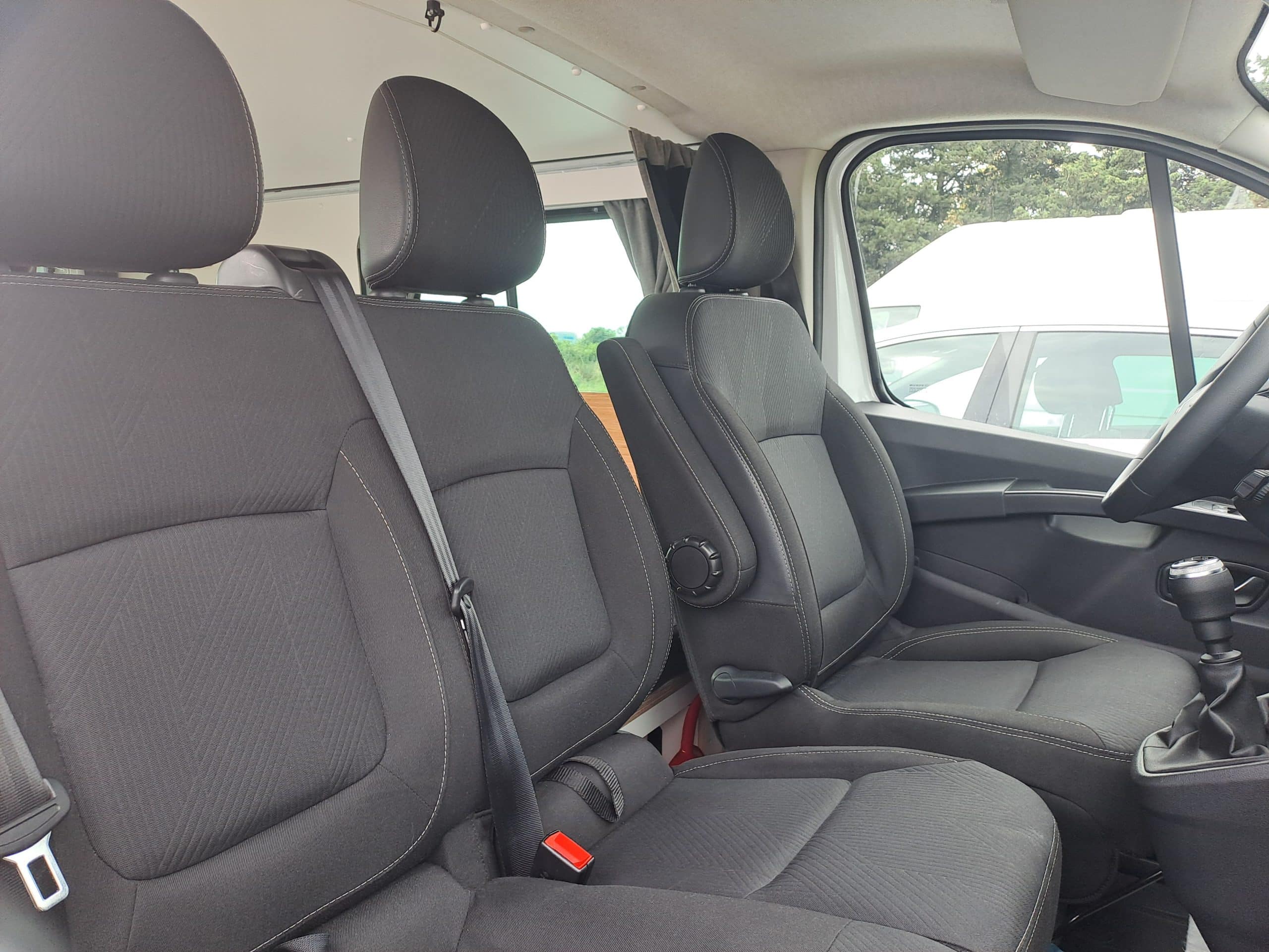 van renault trafic aménagé avec kit amovible van mania, modèle nord